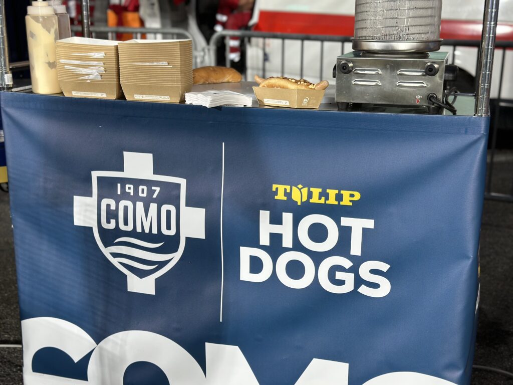 IL CHIOSCO DEGLI HOT DOGS BY TULIP