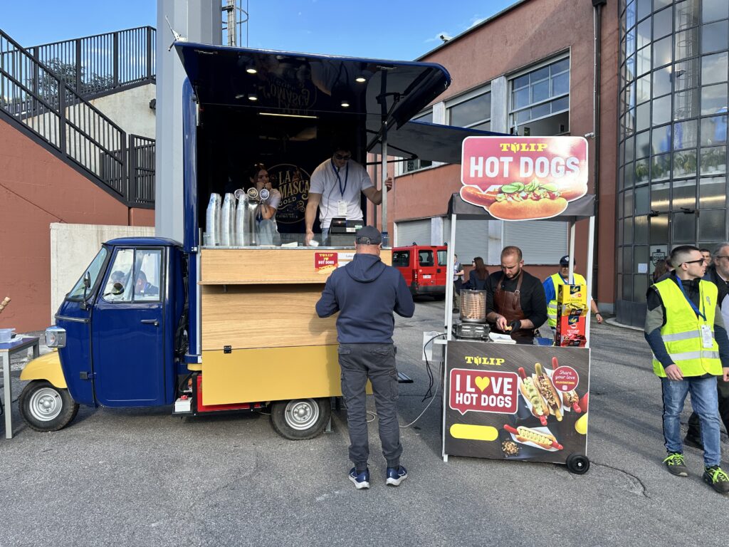 IL CHIOSCO DEGLI HOT DOGS BY TULIP