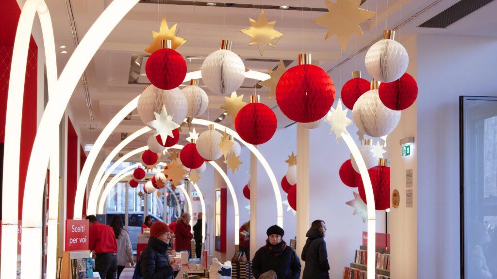 MONDADORI DUOMO: ALLESTIMENTO DI NATALE