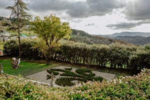 tenuta-acqua-panna-e-beehotel