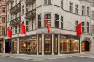 Ferrari-London-Flagship_EdReeve-1-copia-1140×570